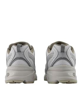 Tênis New Balance U530 NEC branco para mulher.