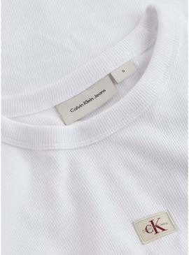 Camiseta Calvin Klein Jeans Rib branca para mulher.