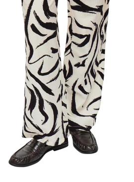 Calça estampada Vila Viclo Loose para mulher.