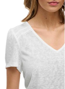 Camisa Vila Viamer com renda branca para mulher.