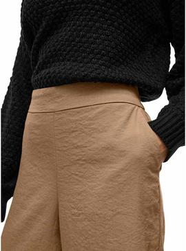 Calça Vila Vilinea 7/8 em tom de tostado para mulher.