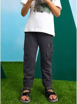 Calça cargo Mayoral cinza em malha para menino.