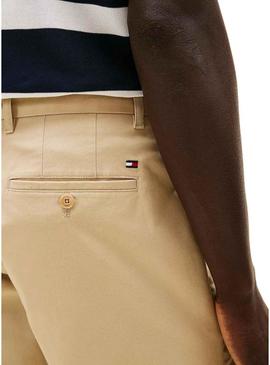 Bermudas Tommy Hilfiger Brooklyn bege para homem.