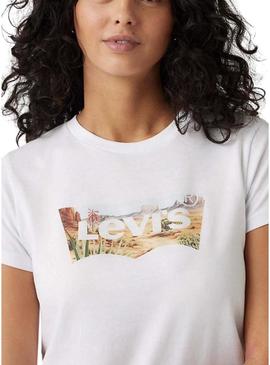 Camiseta Levis The Perfect Tee branca para mulher.