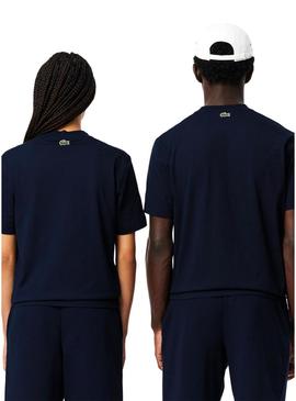 Camisa Lacoste com logo azul marinho para mulher e homem.