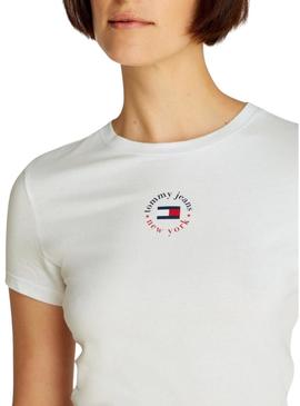 Camiseta Tommy Jeans slim branca para mulher.