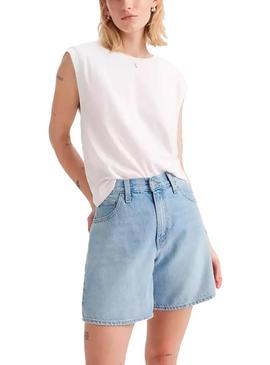 Camiseta Levis Boxy branca para mulher.