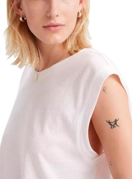 Camiseta Levis Boxy branca para mulher.