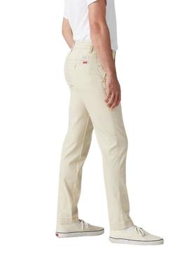 Calça Chino Standard Taper bege Levi's XX para homem.