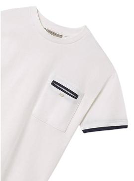 Camiseta Mayoral branca com contrastes para menino.
