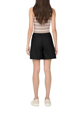 Bermuda Only Zora cintura média preta para mulher.