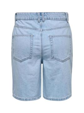 Bermuda Only Robyn em denim azul claro para mulher.