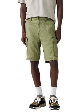 Bermudas Levi's Carrier verde de carga para homem.