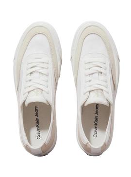 Sneakers  Calvin Klein com plataforma branca para mulher.