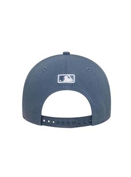 Boné New Era 9Forty azul para homens e mulheres.