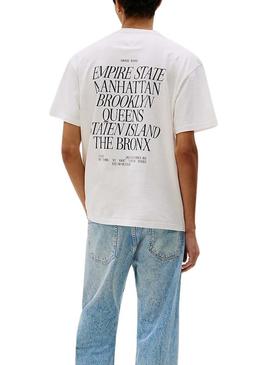 Camiseta Tommy Jeans New York branca para homem.