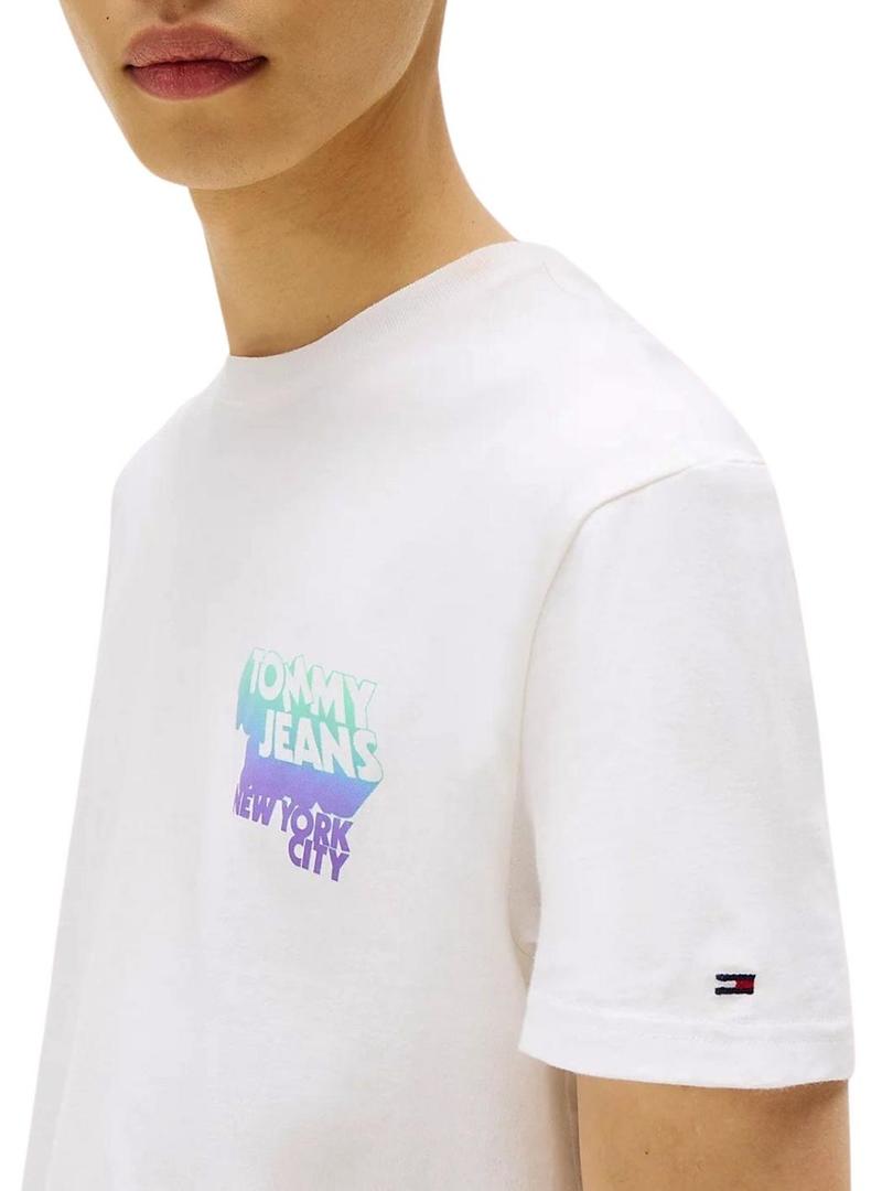 Camiseta Tommy Jeans Stack Backprint branca para homem.