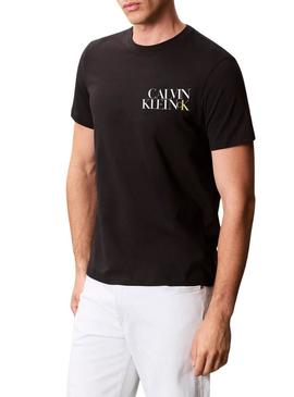 Camiseta Calvin Klein Jeans NY Word Stack preto para homem.