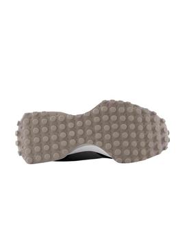 Sapatilhas New Balance U327 preto e cinza para homem.