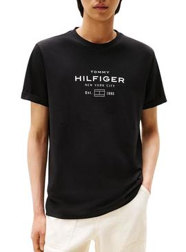 Camiseta Tommy Hilfiger Stack preta para homem.