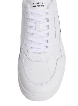 Sapatilhas Tommy Hilfiger Basket branco para homem.