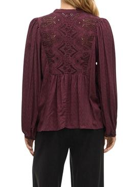 Blusa Vila Vityra de renda granada para mulher.