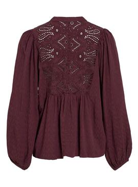 Blusa Vila Vityra de renda granada para mulher.