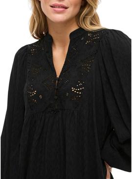 Blusa Vila Vityra em renda preta para mulher