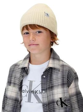 Touca Calvin Klein Monogram Rib bege para crianças.