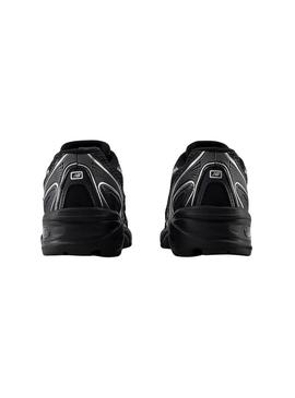 Tênis New Balance 740 preto para crianças.