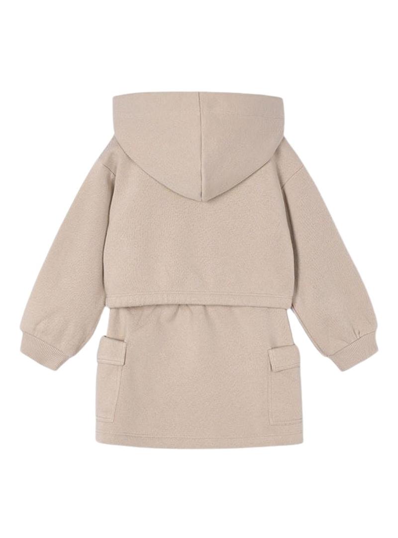 Conjunto Mayoral de moletom e saia cargo bege para menina.