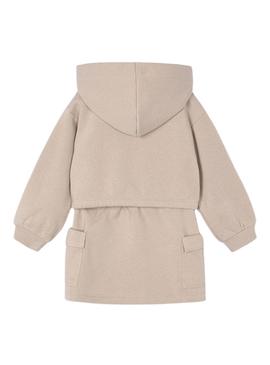 Conjunto Mayoral de moletom e saia cargo bege para menina.