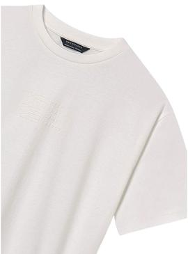 Camiseta Mayoral estampada em relevo branca para menino.