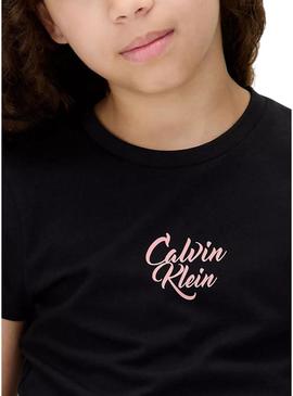 Camiseta Calvin Klein com logo Script preto para menina.