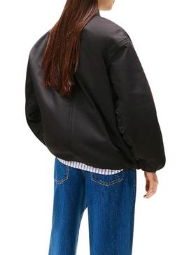 Bomber Tommy Jeans Longline preto para mulher.