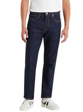 Calça jeans Levi's 502 denim escuro para homem.