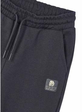 Conjunto de moletom Mayoral com 2 calças estampadas verde para meninos.