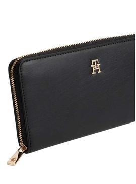 Carteira Tommy Hilfiger Icon Large preta para mulher.