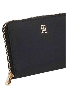 Carteira Tommy Hilfiger Icon de nylon preto para mulher.