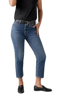 Calça jeans feminina Levis 501 Crop Lightweight.