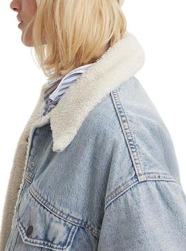 Jaqueta jeans Levis Trucker 90S Sherpa azul para mulher.