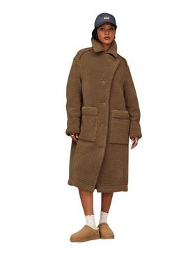 Botas UGG Clássicas Micro em camelo para mulheres.