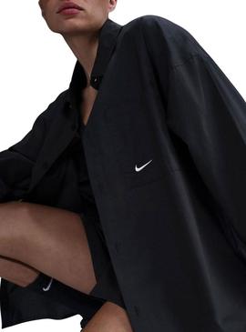 Camisa Nike Sportswear Chill Poplin preta para mulher