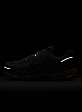 Tênis Nike Zoom Vomero 5 para homens.