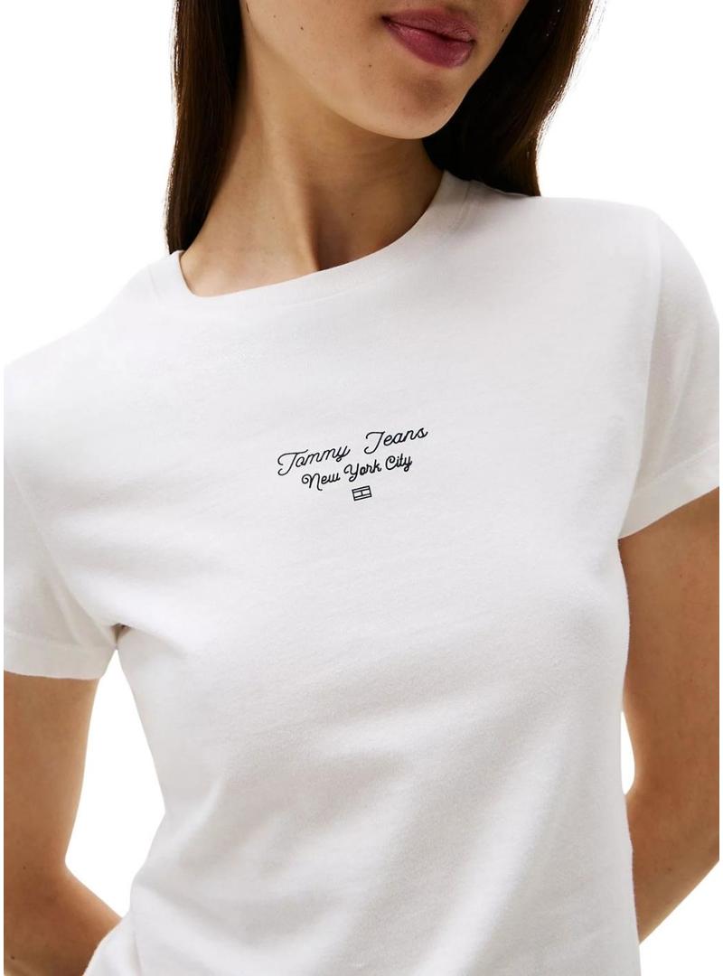 Camiseta Tommy Jeans Ess Logo branca para mulher.