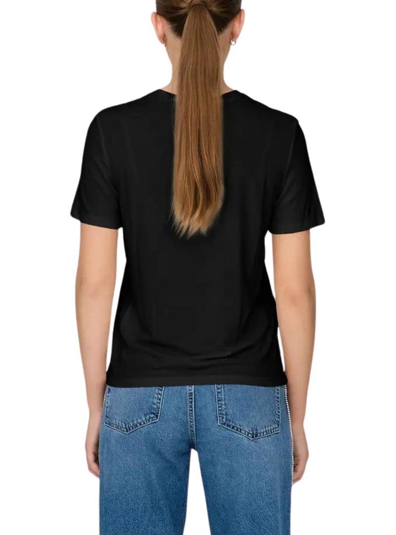 Camiseta Only Free Modal preta para mulher.