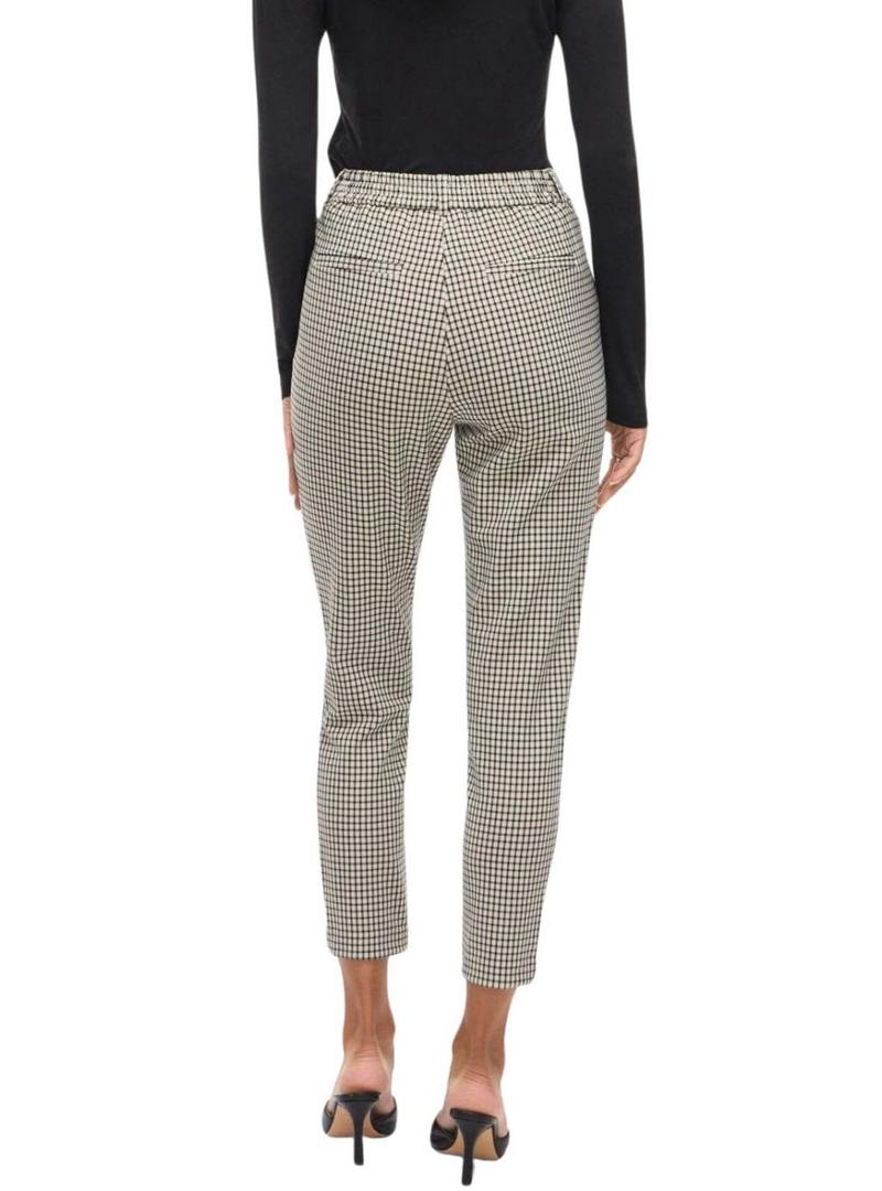 Calças xadrez femininas da marca Vila Vivarone.