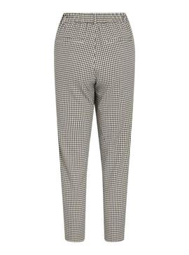Calças xadrez femininas da marca Vila Vivarone.