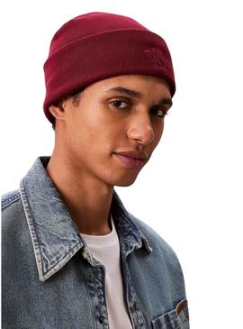 Gorro Calvin Klein logo CK bordeaux para homem.