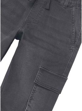 Calça cargo cinza Mayoral para menino.